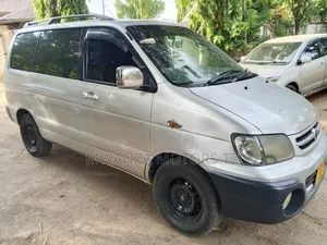Toyota TownAce Noah 2000 Silver