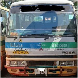 Mitsubishi Fuso Rosa 2004 White