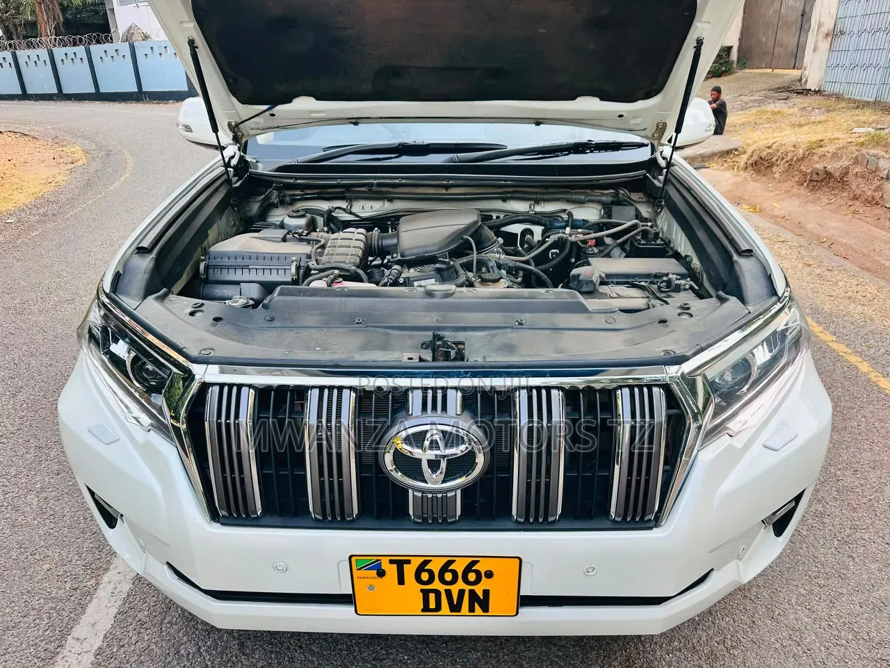 Toyota Land Cruiser Prado 2011 White