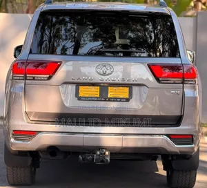 Toyota Land Cruiser 2024 Silver