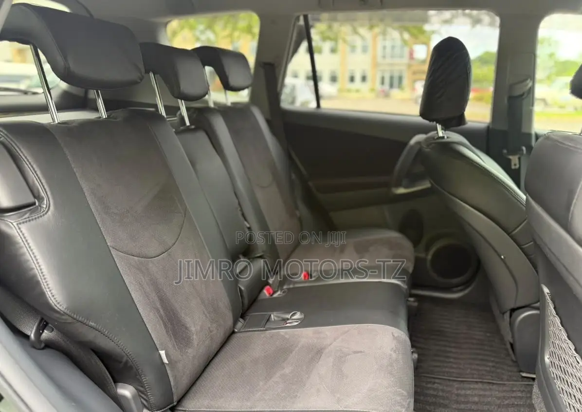 Toyota Vanguard 2011 Green