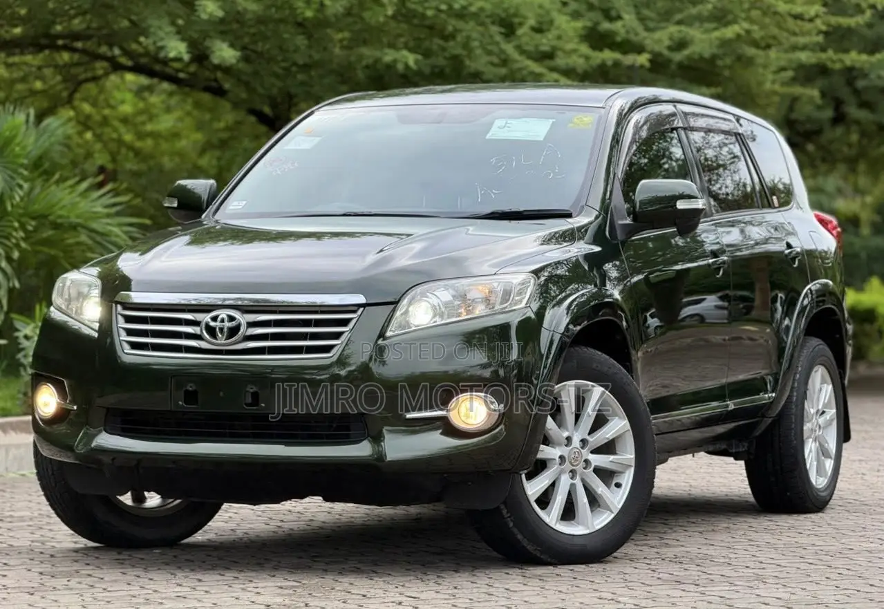 Toyota Vanguard 2011 Green