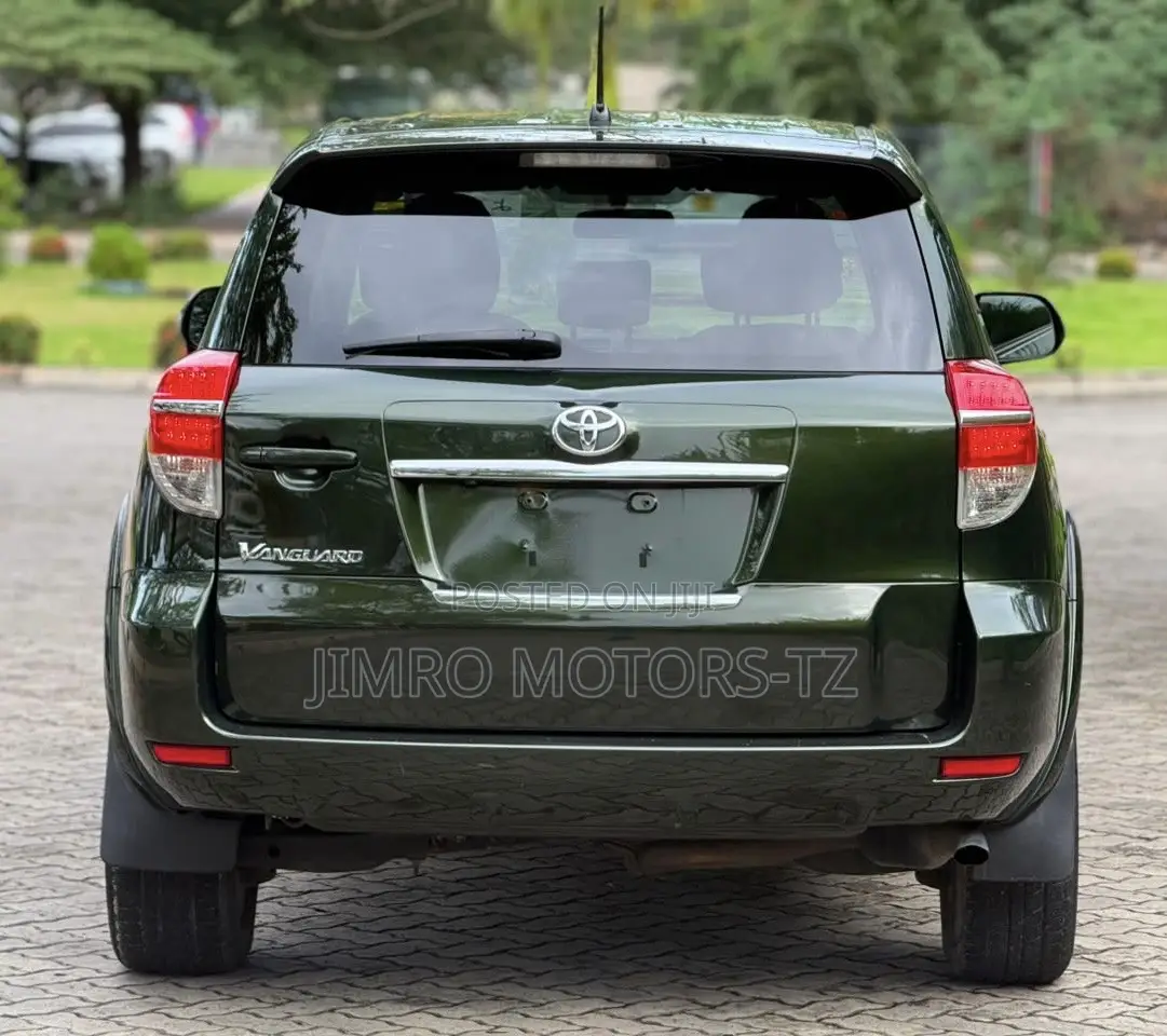 Toyota Vanguard 2011 Green