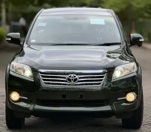 Toyota Vanguard 2011 Green
