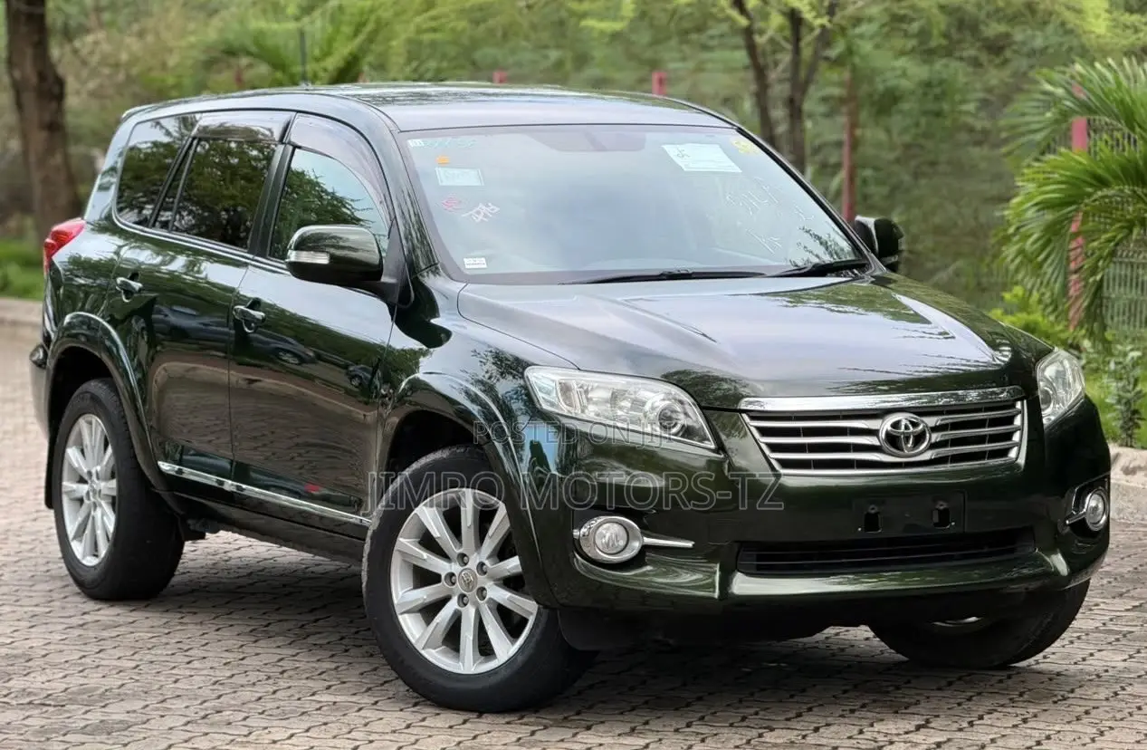 Toyota Vanguard 2011 Green