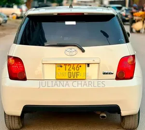 Toyota IST 2005 White