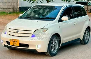 Toyota IST 2005 White