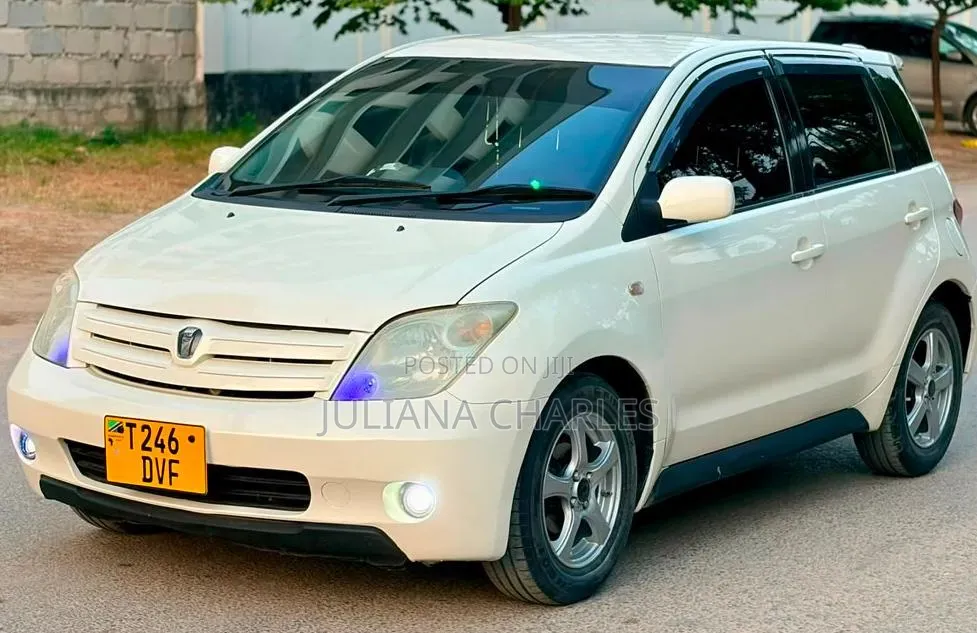 Toyota IST 2005 White