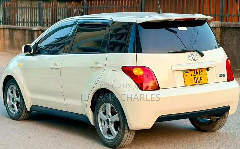 Toyota IST 2005 White