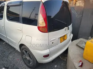 Toyota Fun Cargo 2005 White