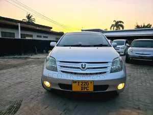 Toyota IST 2005 Silver