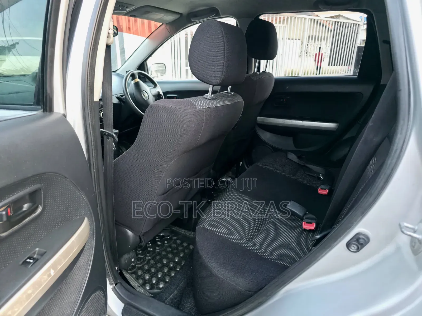 Toyota IST 2005 Silver