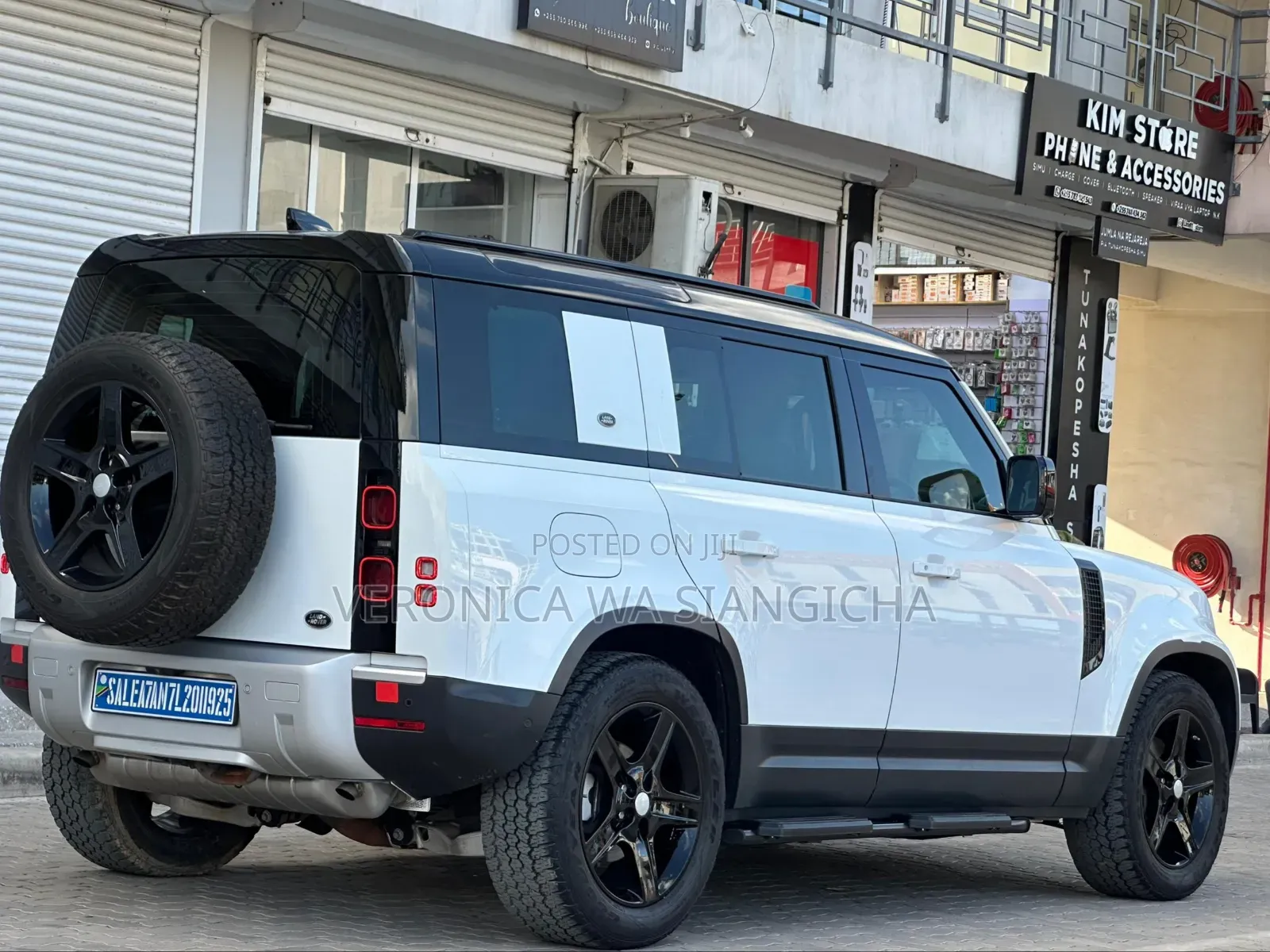 Land Rover Defender 2021 White