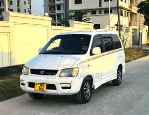 Toyota Noah 2001 White