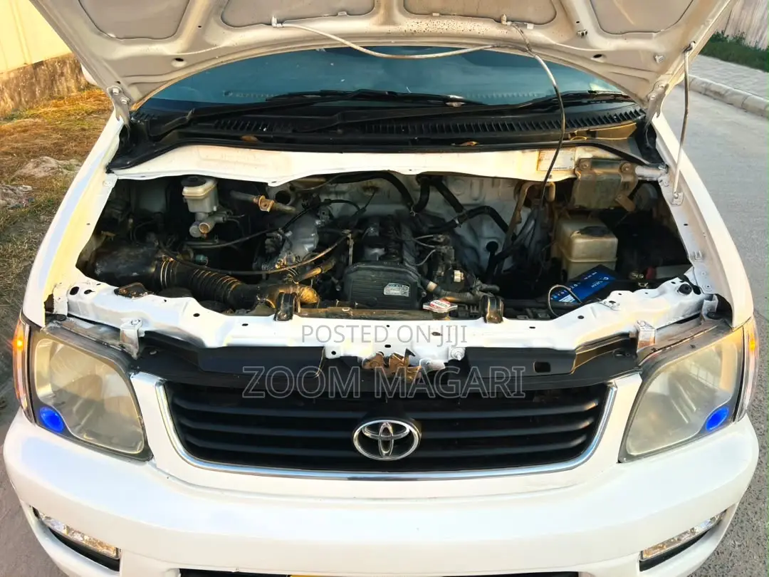Toyota Noah 2001 White