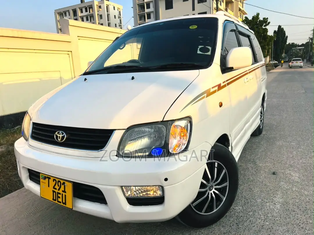 Toyota Noah 2001 White