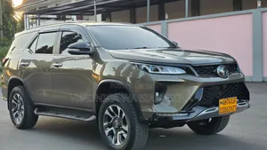 Toyota Fortuner 2021