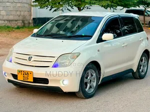 Toyota IST 2004 White