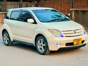 Toyota IST 2004 White