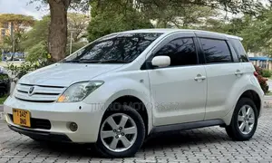 Toyota IST 2004 White