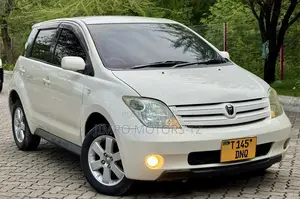 Toyota IST 2004 White
