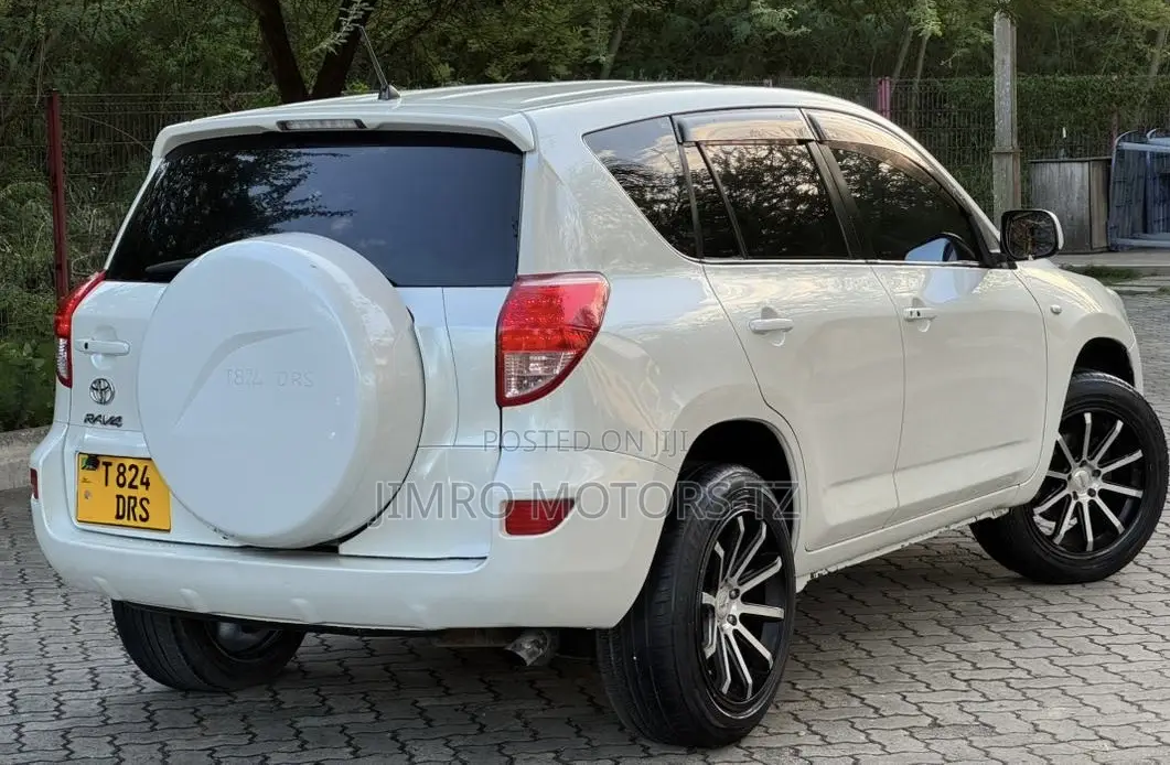 Toyota RAV4 2006 White