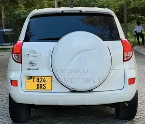 Toyota RAV4 2006 White