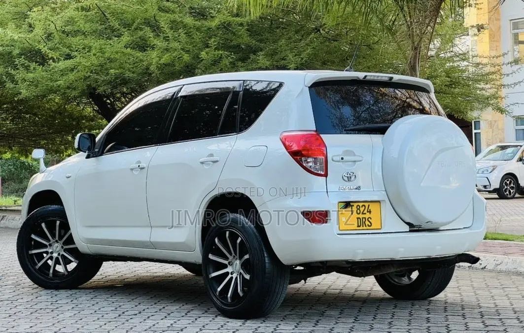 Toyota RAV4 2006 White
