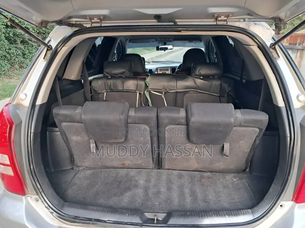 Toyota Wish 2003 Silver