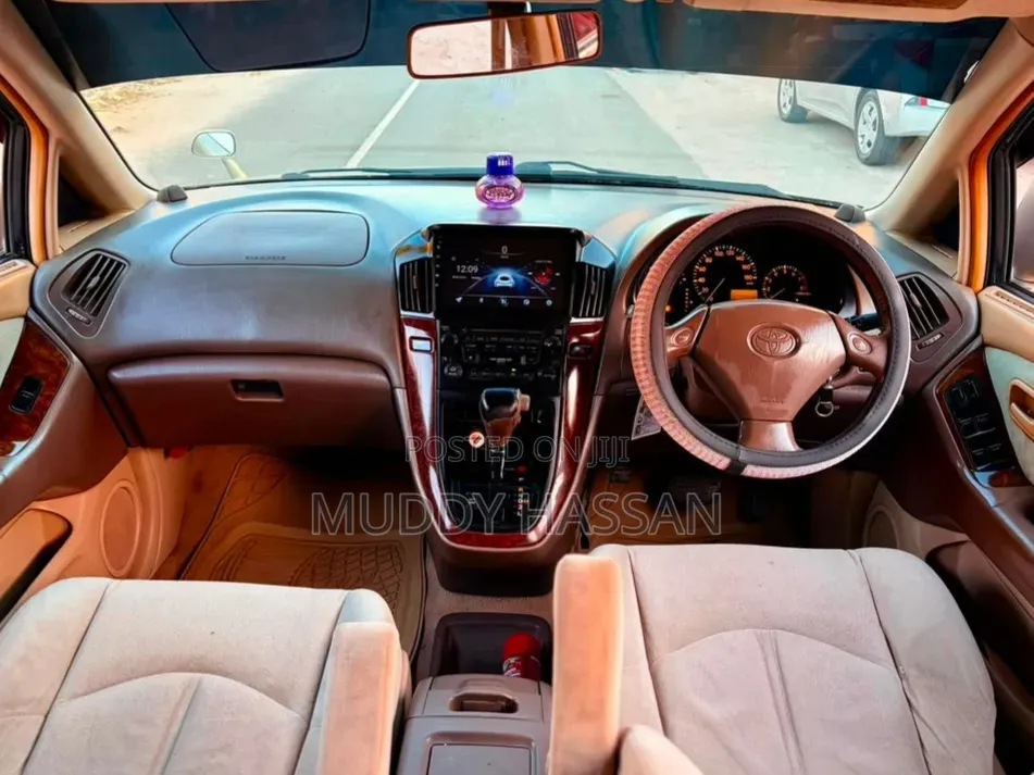 Toyota Harrier 2003 Gold