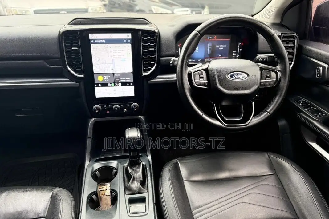 Ford Everest 2023 Gray