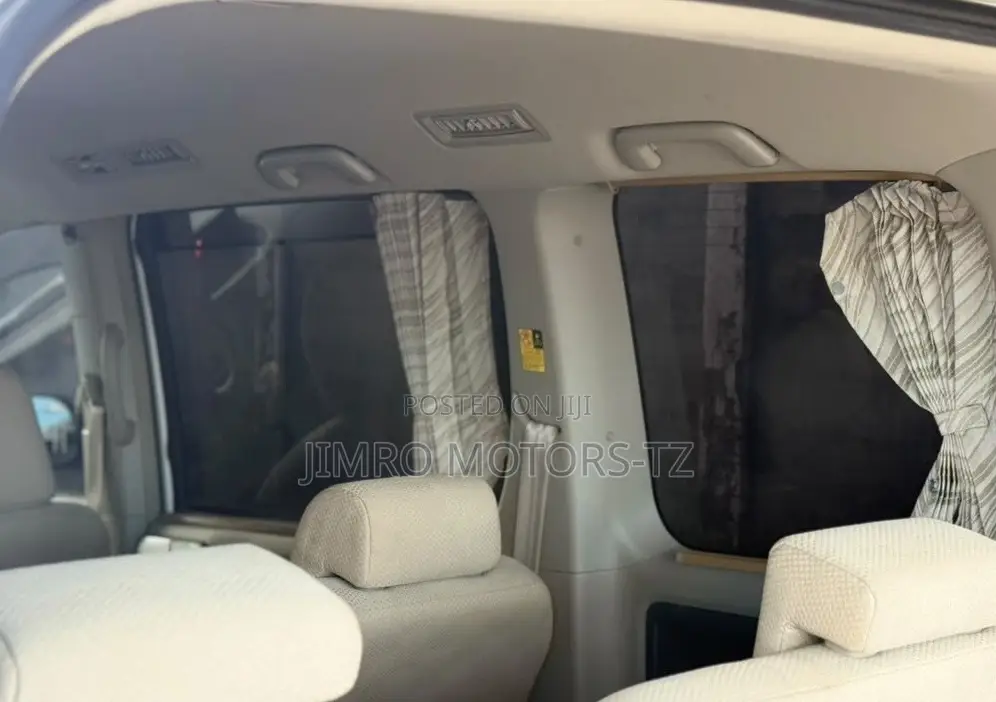 Toyota Noah 2010 White