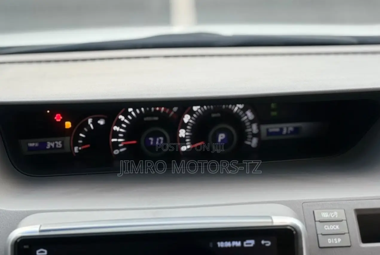 Toyota Noah 2010 White