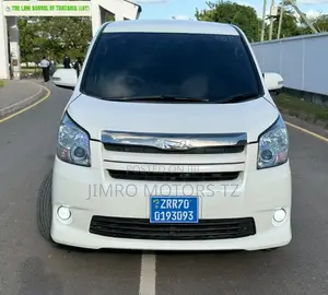 Toyota Noah 2010 White