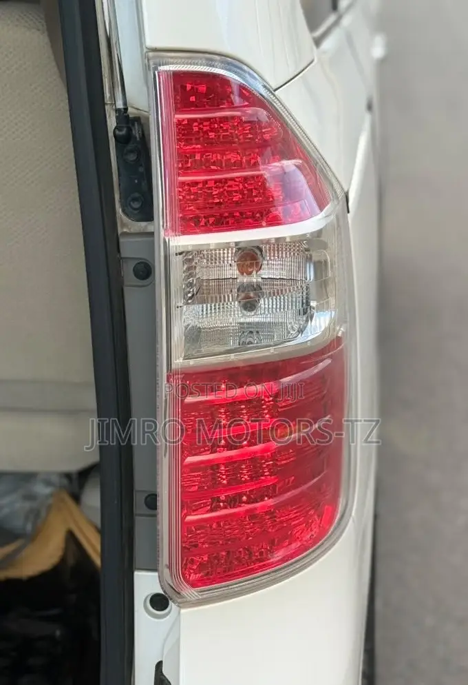 Toyota Noah 2010 White