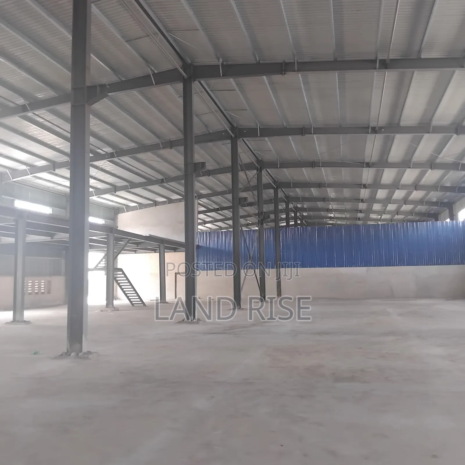 Warehouse Size 1800 SQM in Mandela Road