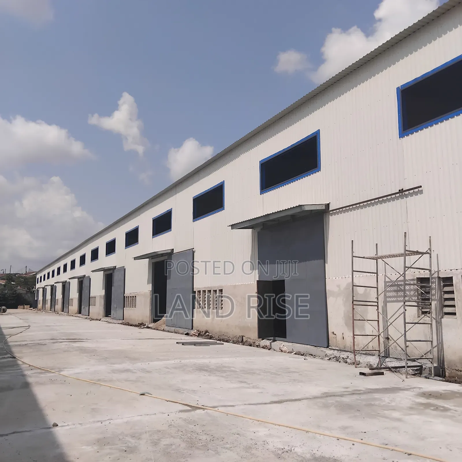 Warehouse Size 1800 SQM in Mandela Road