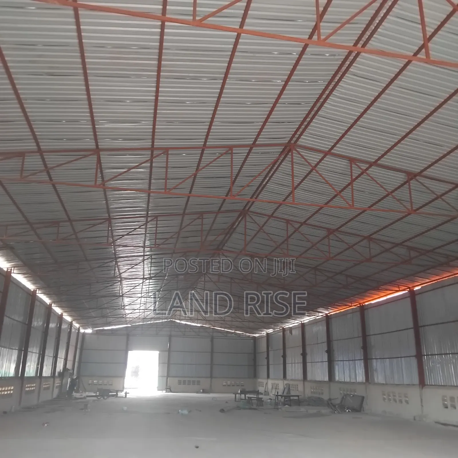 1000 Size Warehouse in Mandela Road