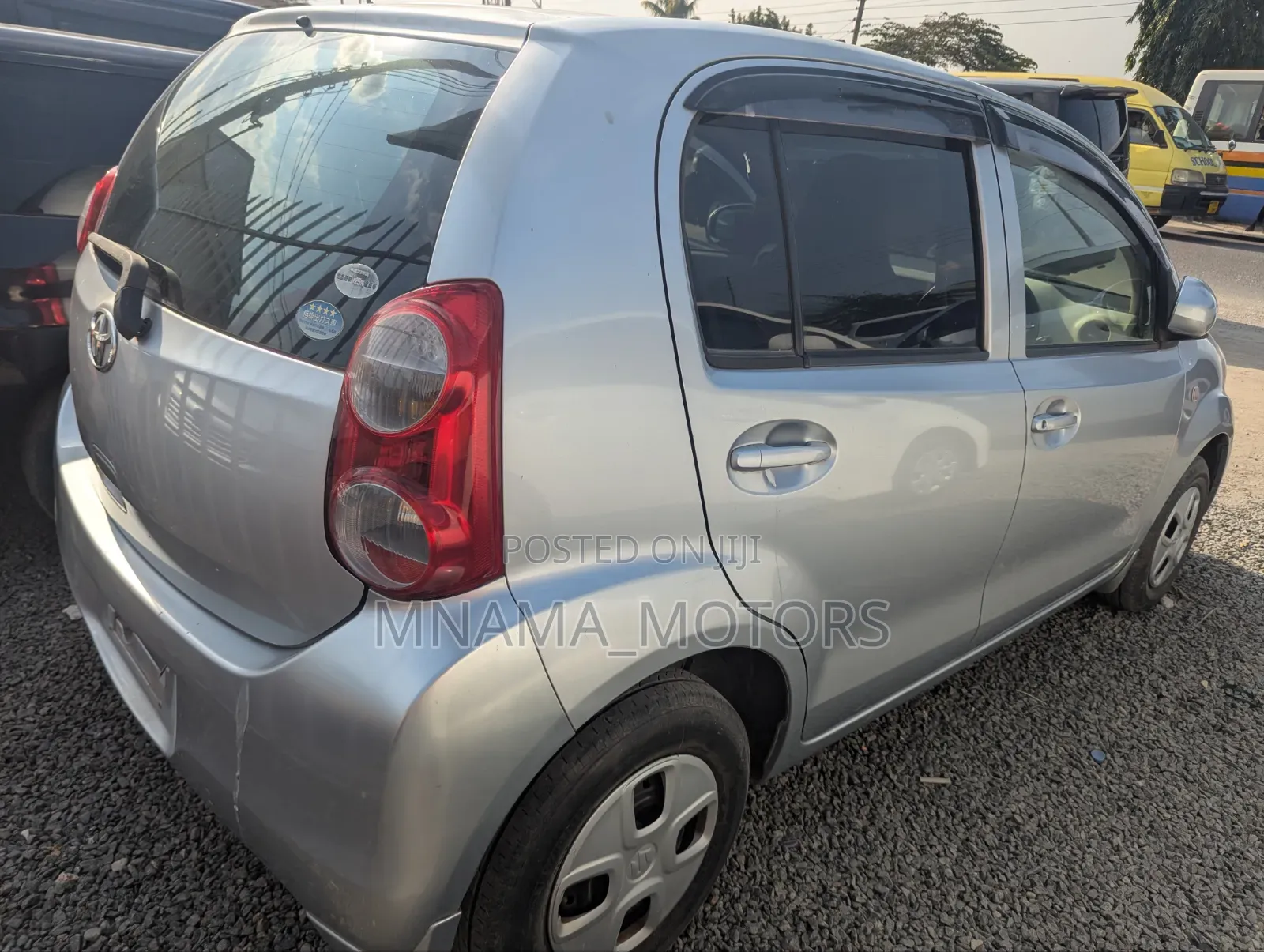 Toyota Passo 2010 Silver
