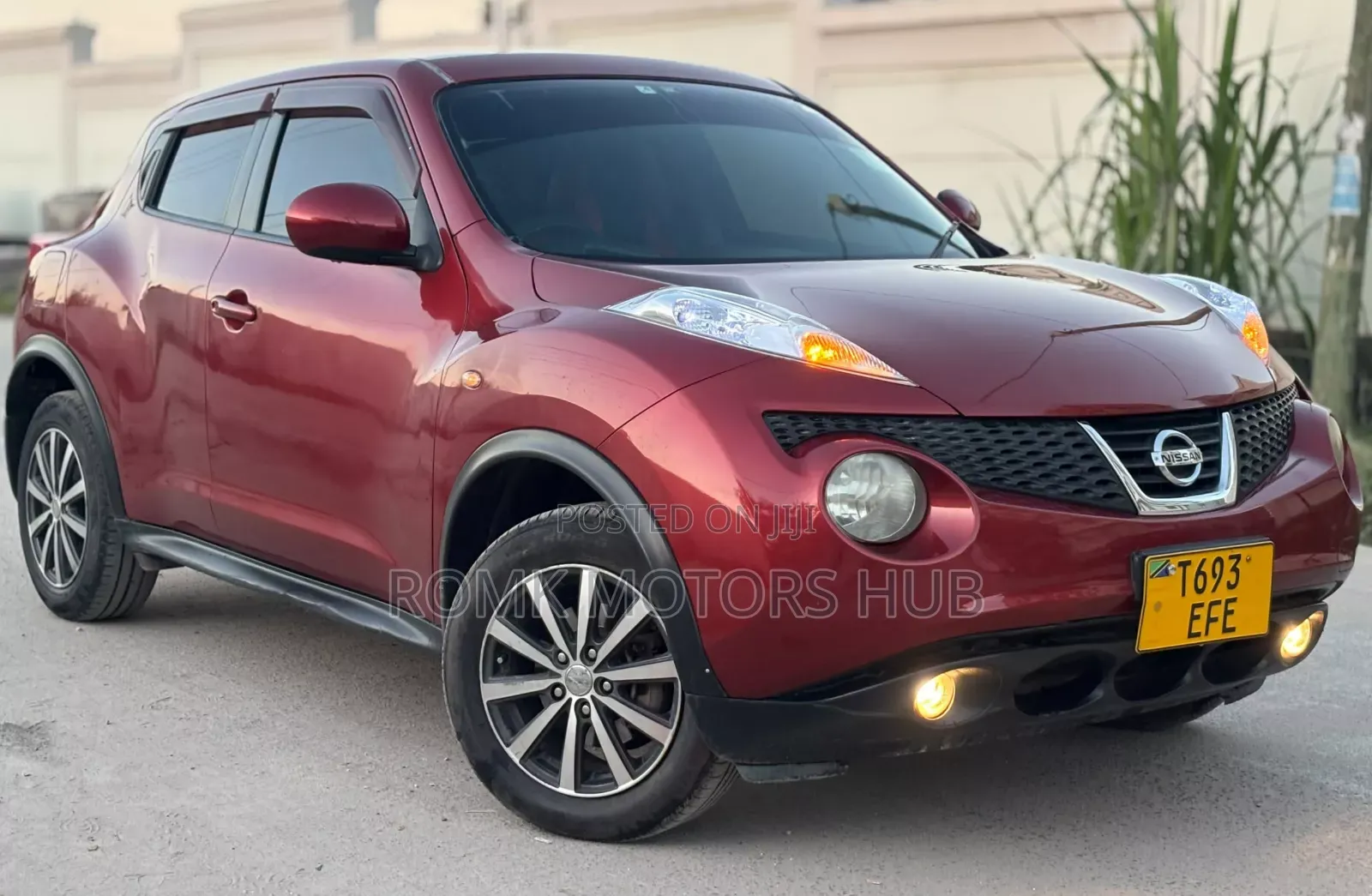 Nissan Juke 2012 Maroon