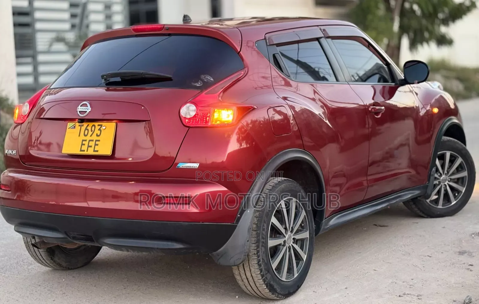 Nissan Juke 2012 Maroon