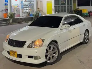 Toyota Crown 2006 White