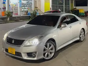 Toyota Crown 2010 Silver