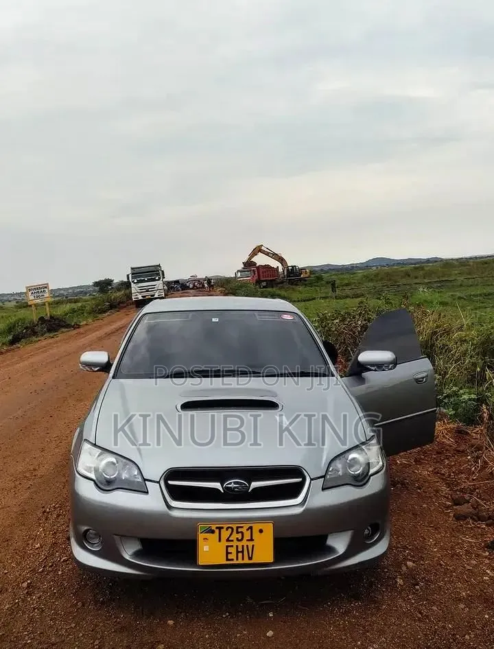 Subaru Legacy 2005 Gray