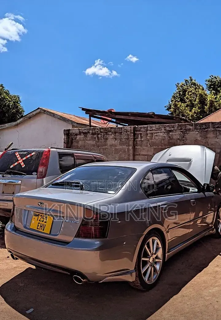 Subaru Legacy 2005 Gray