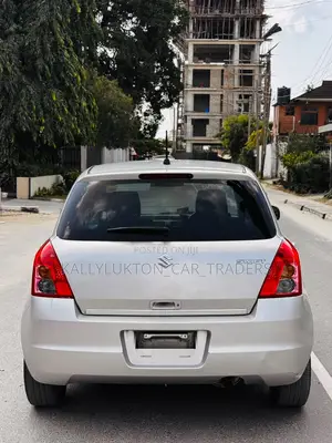 Suzuki Swift 2010 Silver