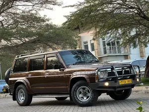 Nissan Patrol 1992 Brown