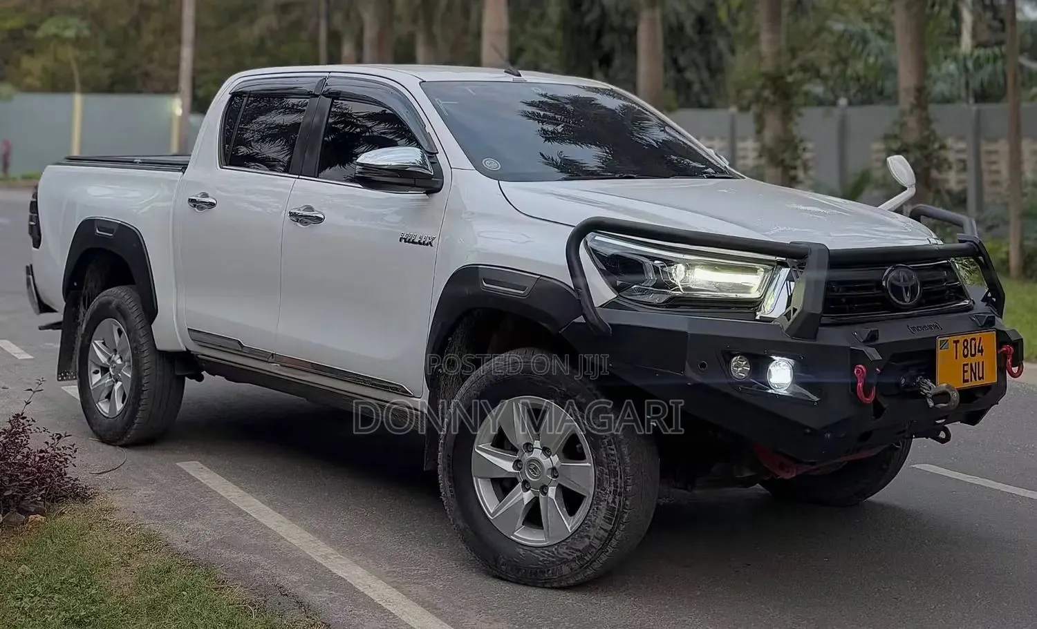 Toyota Hilux 2021 White