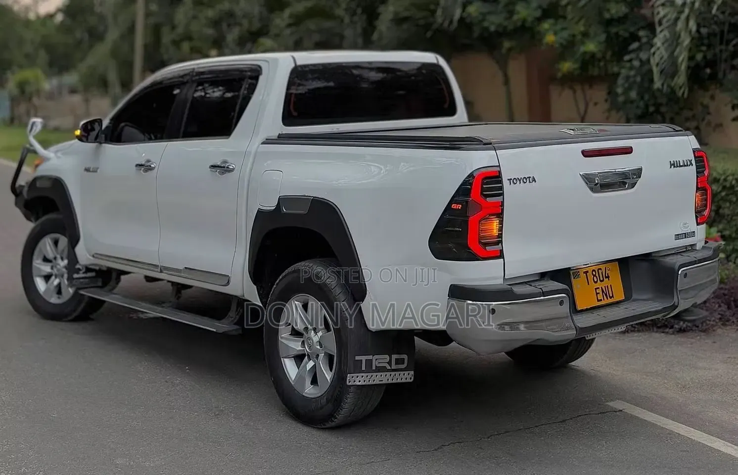 Toyota Hilux 2021 White