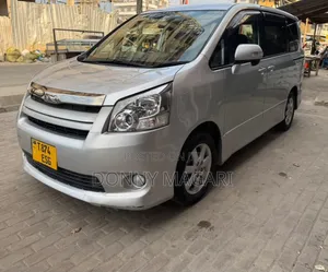 Toyota Noah 2008 Silver